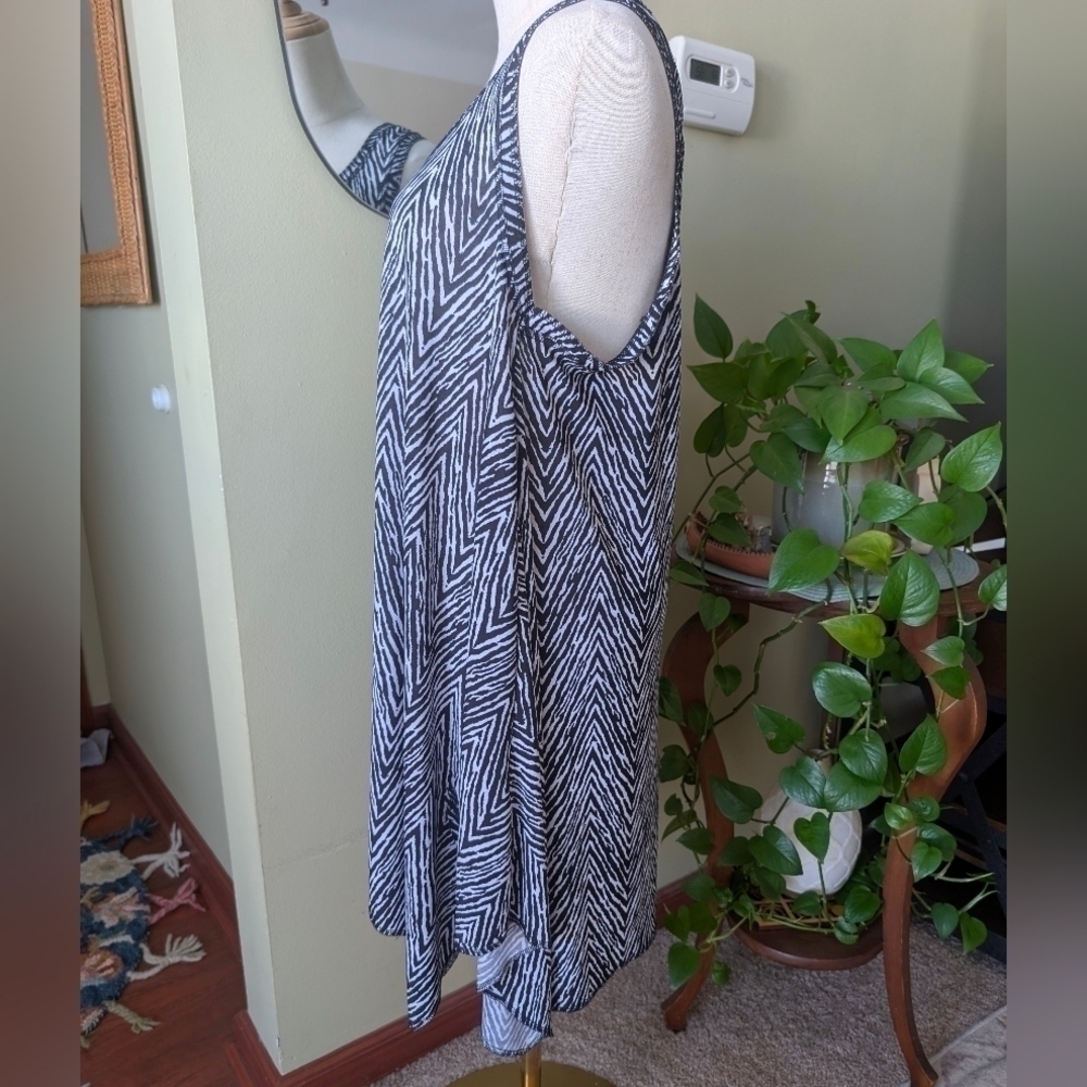 Isabella Rodriguez Women's Size 2x Black & White Zebra Tunic Tank Dress - Picture 5 of 8